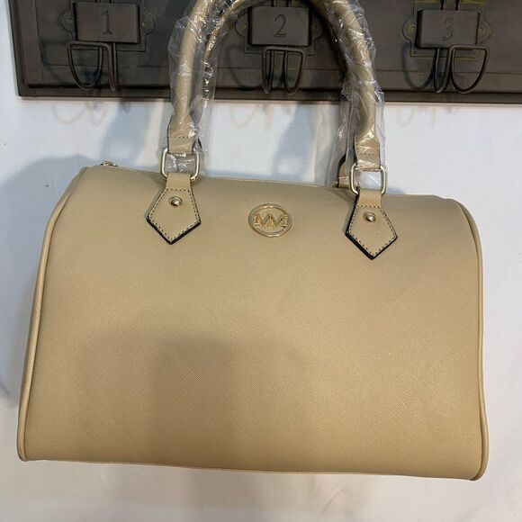 Marilyn Monroe “MM” Nude colored Handbag & Wristlet Set - Picture 6 of 10